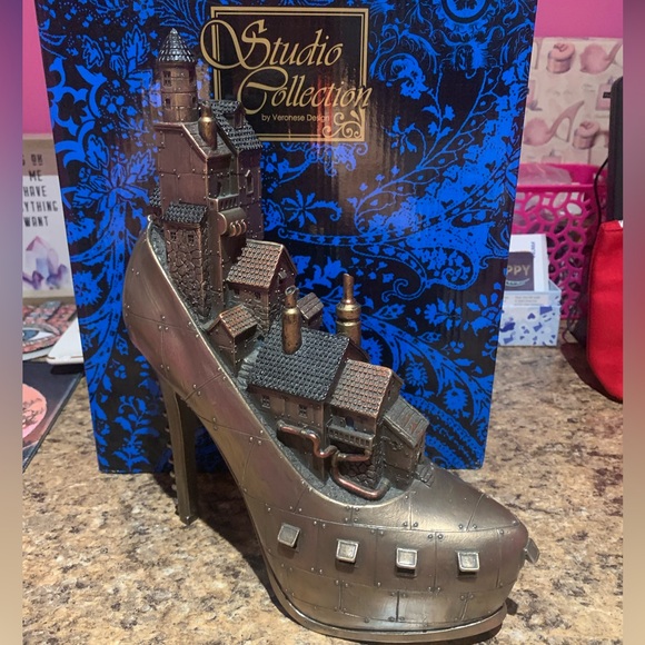 Veronese Design Steampunk Stiletto Hill Ironopolis Cold Cast Bronze 10 Inch Tall - Picture 4 of 11